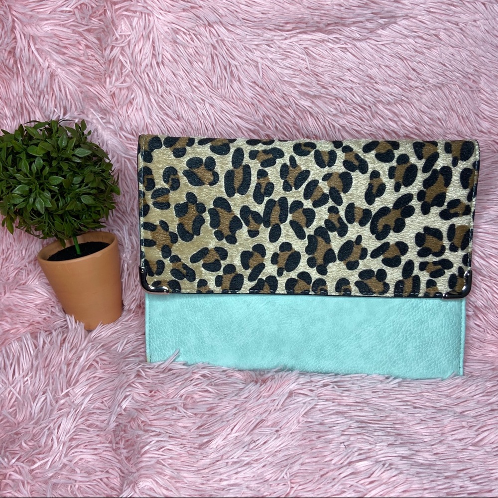 Leopard print clutch - Picture 1 of 3